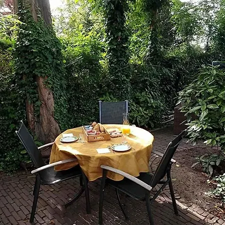 The Walnut Tree 4* 海勒武特斯莱斯
