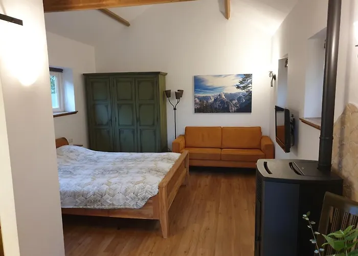 The Walnut Tree Hellevoetsluis