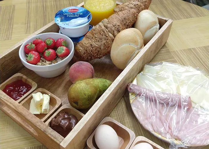 The Walnut Tree Oda ve Kahvaltı 4*